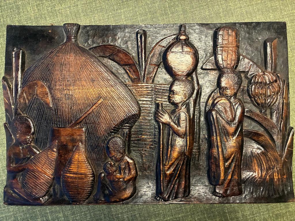 Afrikaans houten reliëf-paneel - gesigneerd Ntahuba Marcel, Antiek en Kunst, Ophalen of Verzenden