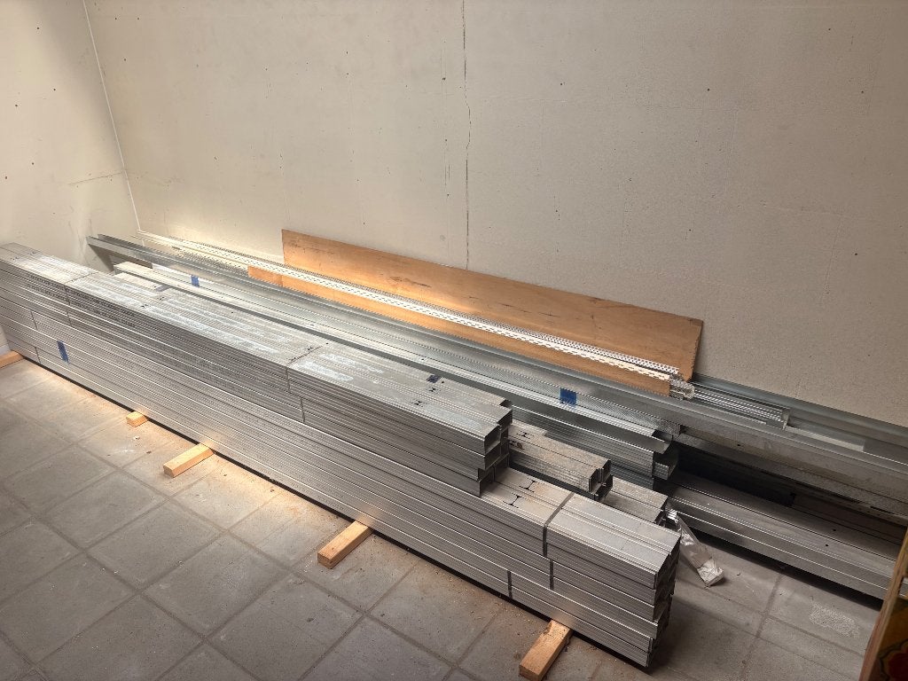 Wand- en plafondprofielen, Ophalen, Nieuw, Schroeven