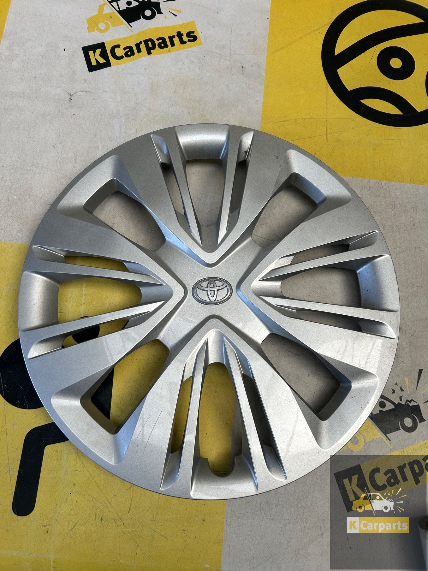 Enjoliveur Toyota Aygo X Original 17 pouces 42602-0h190, Autos : Pièces & Accessoires, Pneus & Jantes, Toyota Motor Corporation