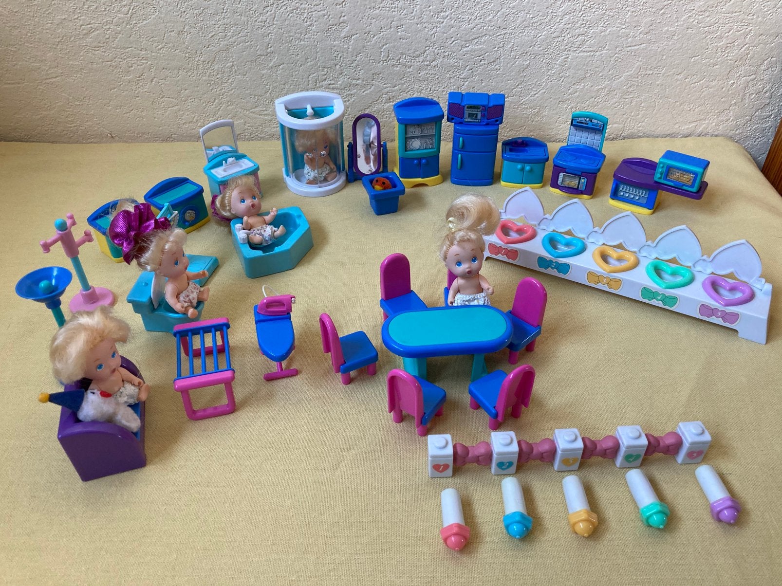Vintage Tyco Quints popjes, meubeltjes, speeltuin, Kinderen en Baby's, Ophalen, Gebruikt, Accessoires