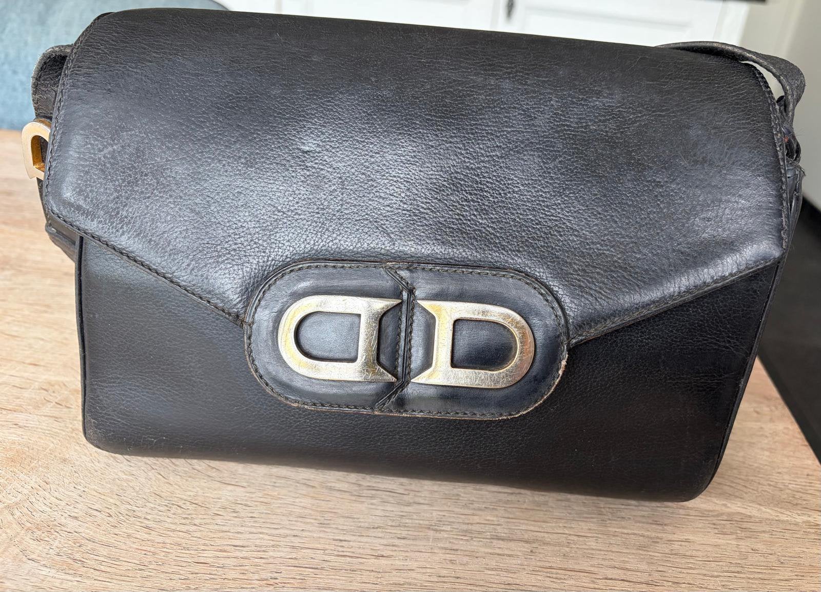 DELVAUX BLACK DOUBLE D SHOULDER BAG, Handtassen en Accessoires, Tassen | Schoudertassen, Ophalen, Zo goed als nieuw