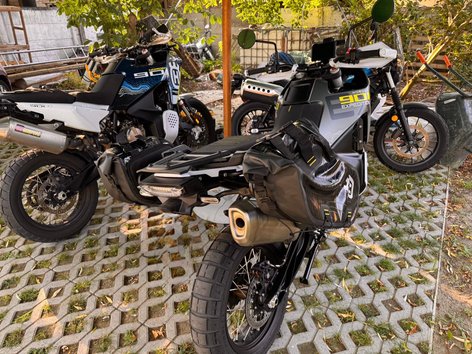 Nouveaux valises latérales Husqvarna Norden 901 + supports, Enlèvement, Neuf