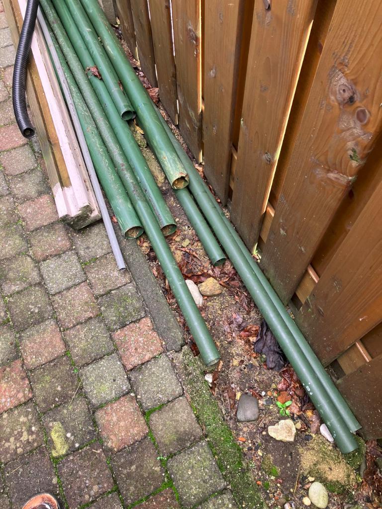 Buizen voor tuinomheining, Ophalen