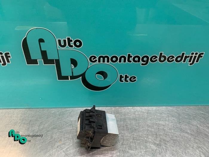 Résistance chauffage d'un Peugeot 208 (208 12-), -, 3 mois de garantie, Utilisé, -