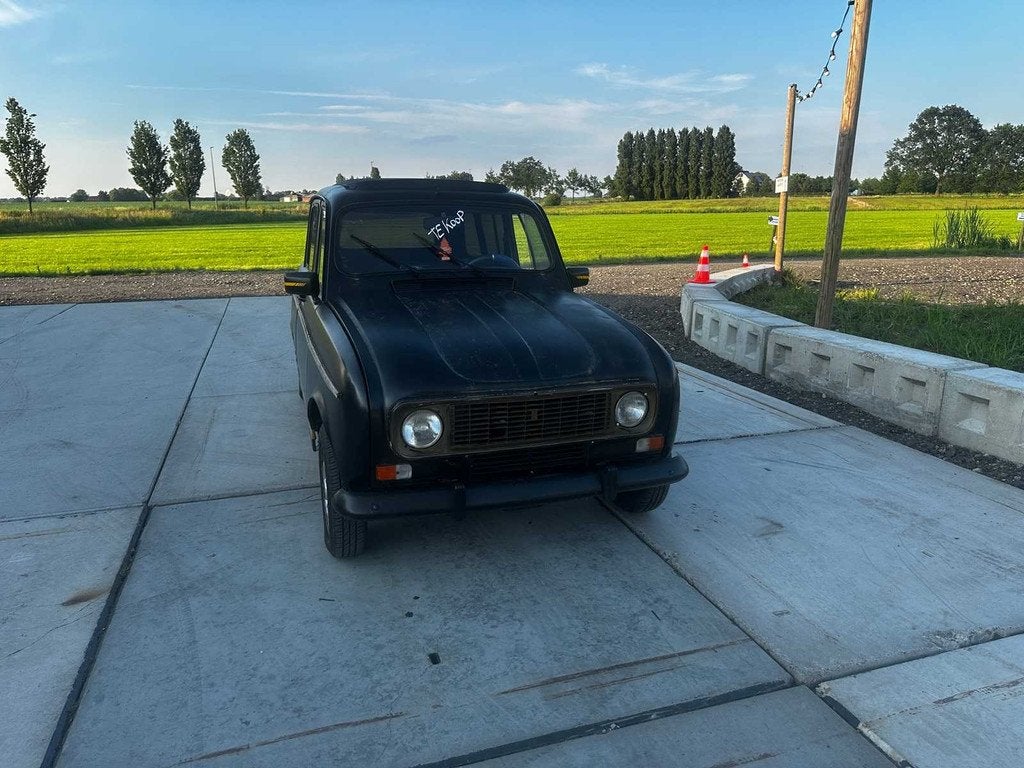 Renault - R4 - Voiture classique, Autos, Achat, Entreprise, Essence, Hatchback