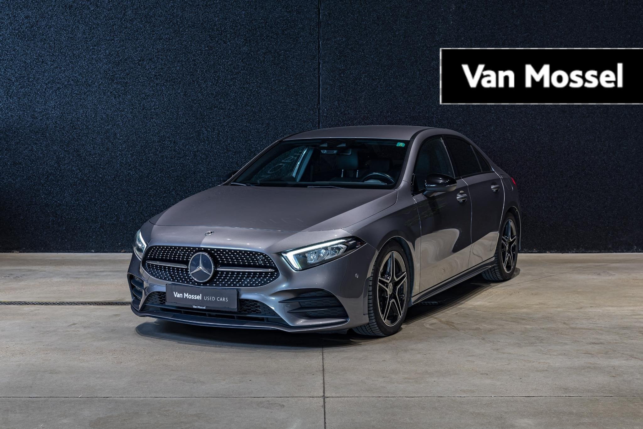 Mercedes-Benz A-Klasse A 180 d Business Line AMG Line | LED, Auto's, Mercedes-Benz, 745 kg, Gebruikt, 4 cilinders, Start-stop-systeem