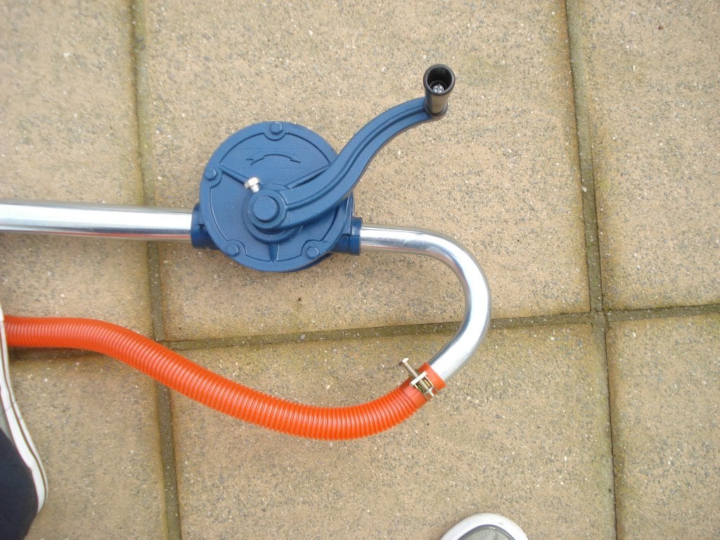 POMPE À HUILE COMME NEUVE, UTILISÉE UNE FOIS, Enlèvement, Comme neuf, Manuelle
