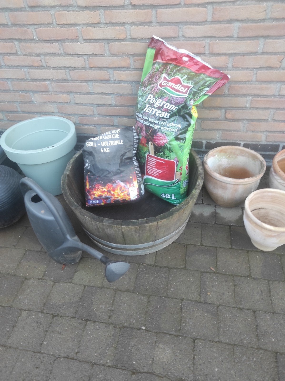 Tuin grief, Bloempotten en houten bak, Ophalen, Zo goed als nieuw, Tuin