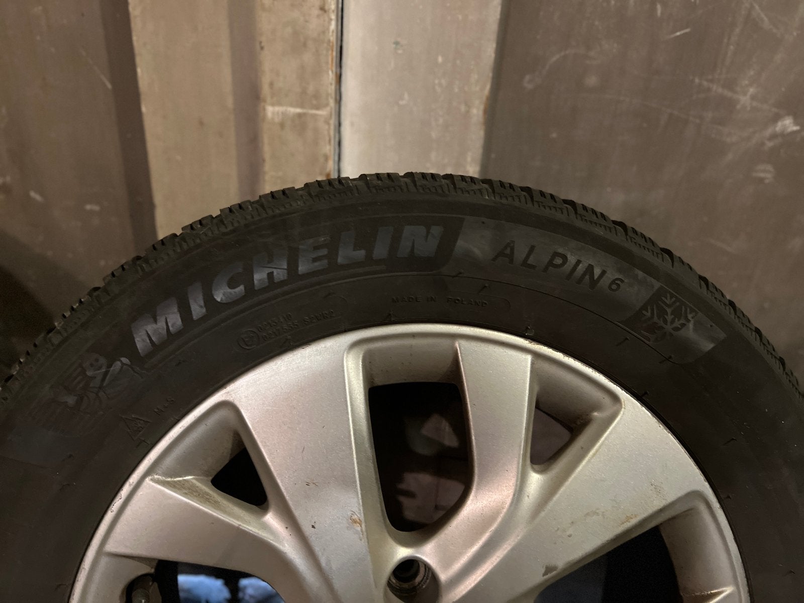 Jantes aluminium avec pneus 205/60/16 d’origine Citroën, Autos : Pièces & Accessoires, Pneus et Jantes, Enlèvement ou Envoi, 16 pouces