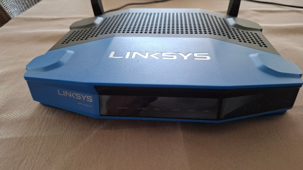 Linksys WRT1200AC Dual-Band gigabit wifi Router, Computers en Software, Ophalen, Zo goed als nieuw, Router, Linksys