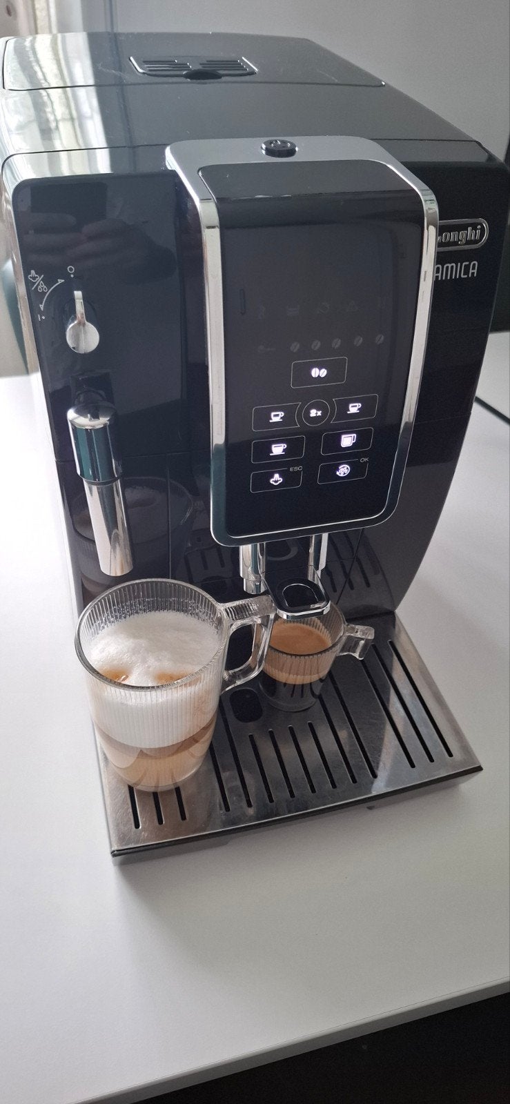 Koffiemachine delonghi, Elektronische apparatuur, Koffiezetapparaten, Koffiebonen, Koffiemachine, Ophalen