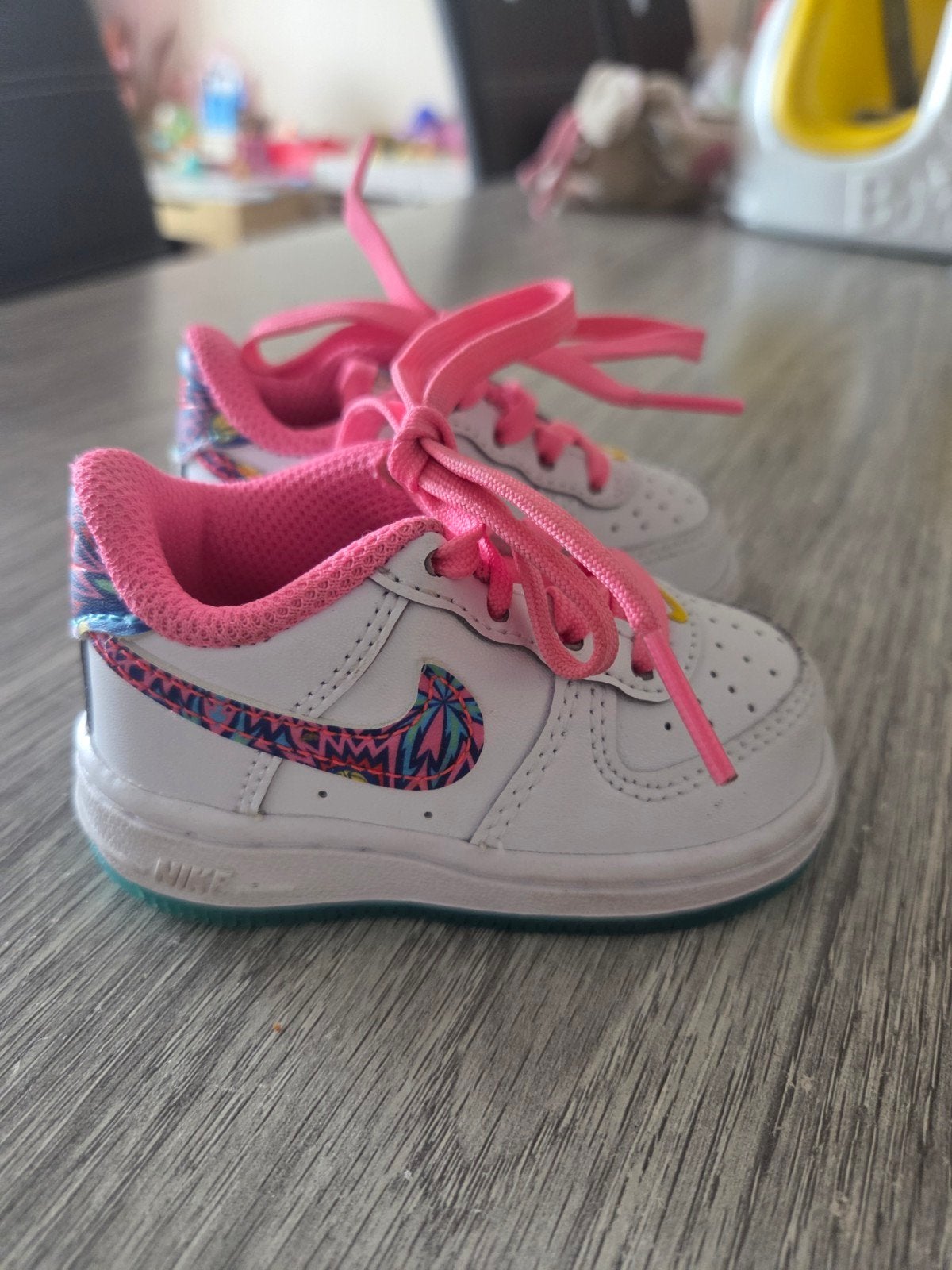Nike voor baby's, Ophalen