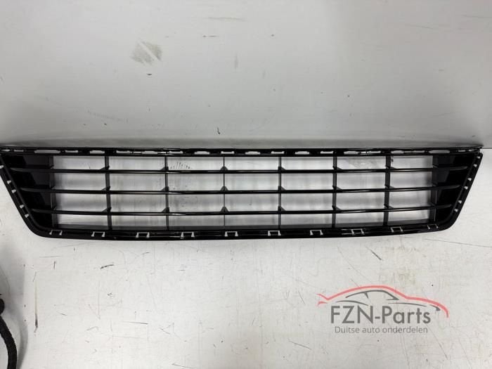 VW Golf 7 R voorbumper Inleg Hoogglanszwart, Auto-onderdelen, Ophalen of Verzenden, Gebruikt, Voor, Bumper