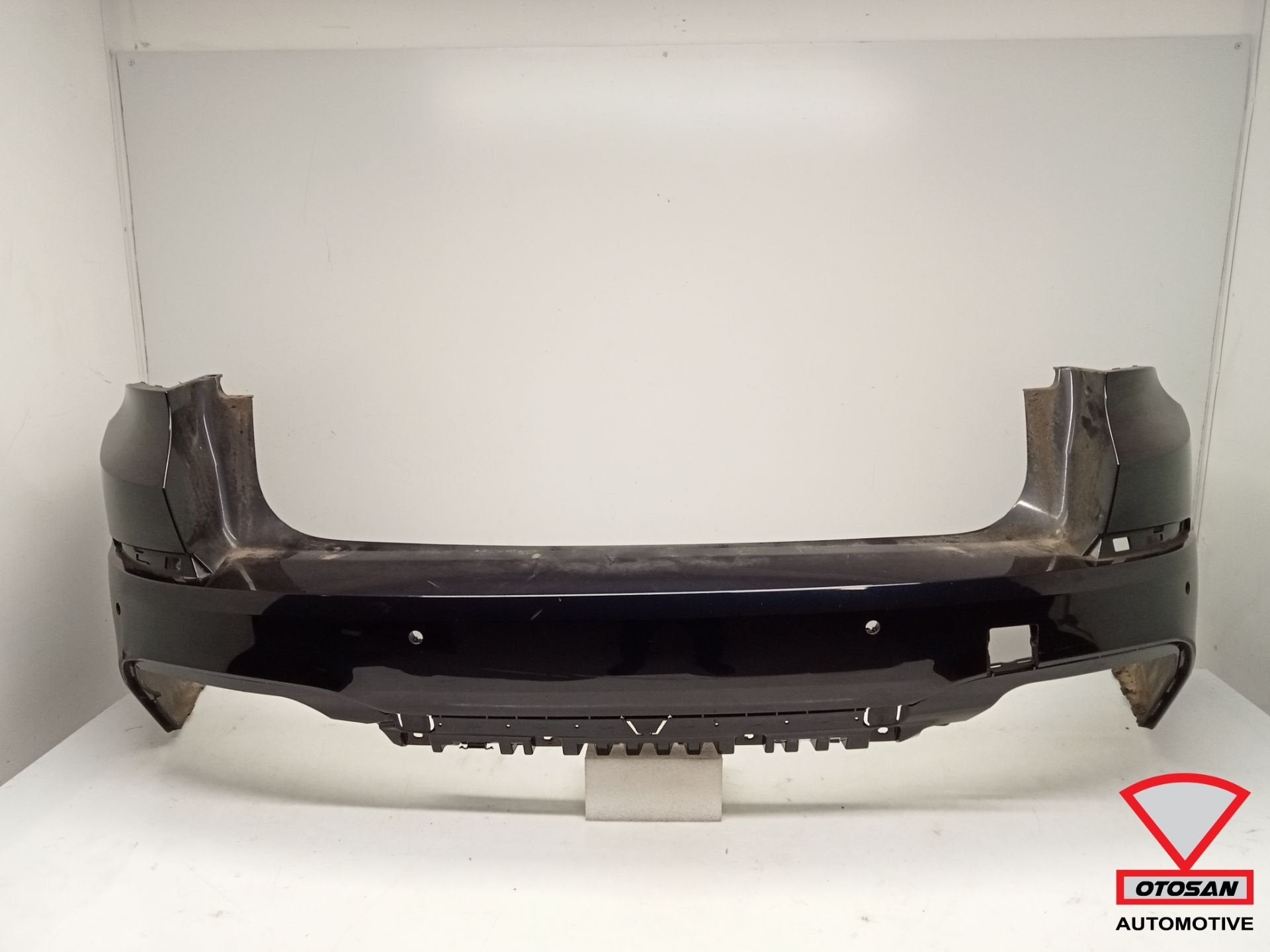 BMW S rie 5 GT F07 LCI M Package Pare-chocs arri re 4xPDC Or, Petuelring 130
80788  Munich, DE, Pare-chocs, Info@bmw.de, Utilisé