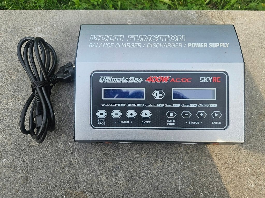 Chargeur SkyRC D400 lipo, Enlèvement ou Envoi, Comme neuf