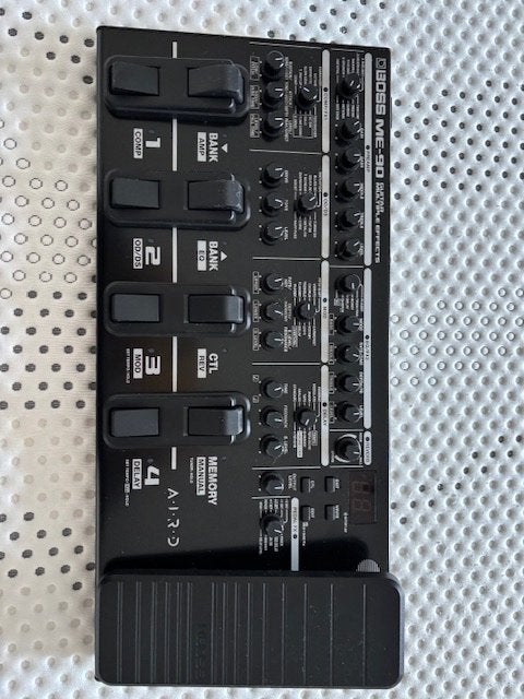 Boss ME-90 MultiFX met Boss BT Dual bluetooth module, Muziek en Instrumenten, Effecten, Ophalen, Nieuw, Multi-effect