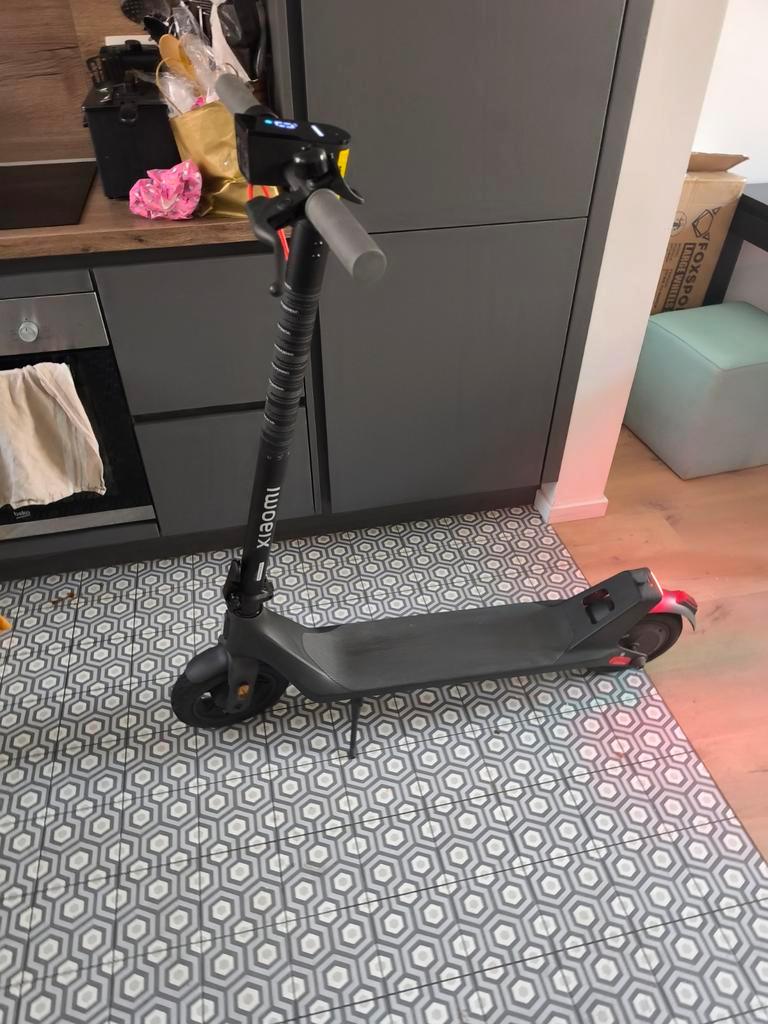 Xiaomi Electric Scooter 4 Lite (2e generatie) bijna niet geb, Fietsen en Brommers, Ophalen