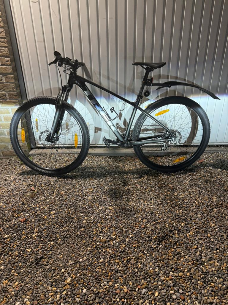 Mtb Trek Marlin 5  L, Fietsen en Brommers, Ophalen, Zo goed als nieuw, Trek