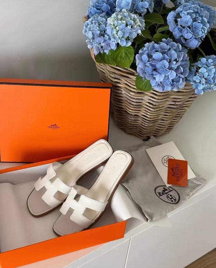 Sandales Hermès blanches, Vêtements | Femmes, Chaussures, Enlèvement ou Envoi, Comme neuf, Blanc, Sandales de bain