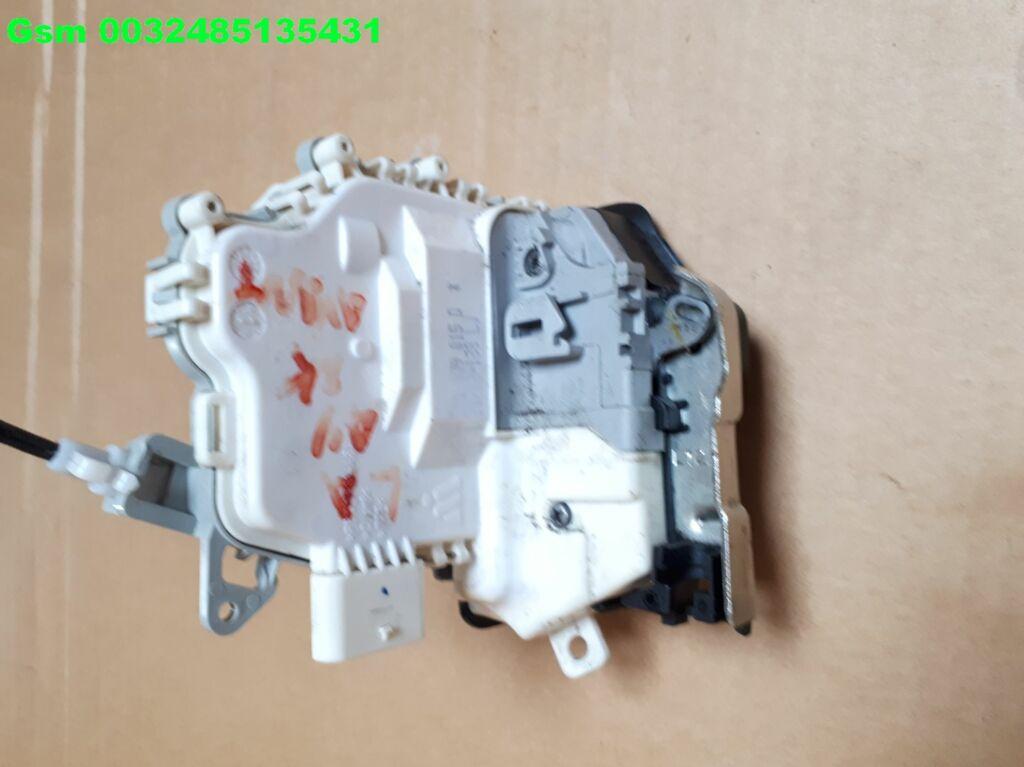 8k0839015d q5 serrure de porte a4 serrure de porte a5 a6 a7, AUDI AG, Auto-Union-Strasse 1
85045  Ingolstadt, DE, Audi, Utilisé