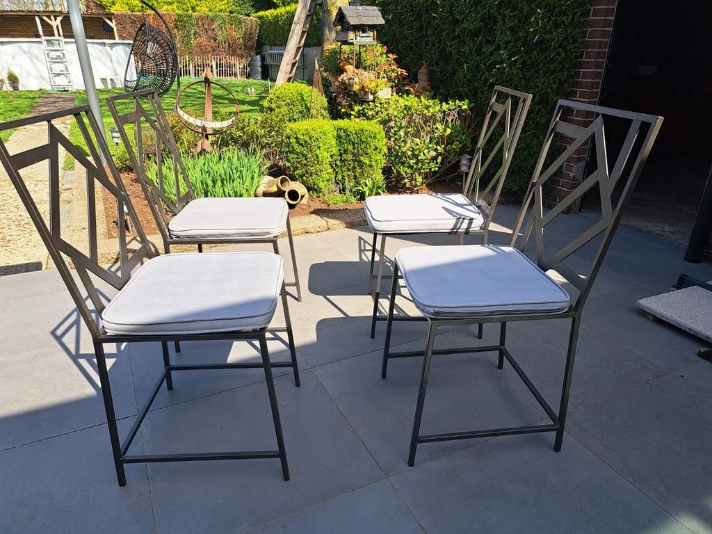 4 smeedijzeren stoelen met kussen, Tuin en Terras, Ophalen, Stoel
