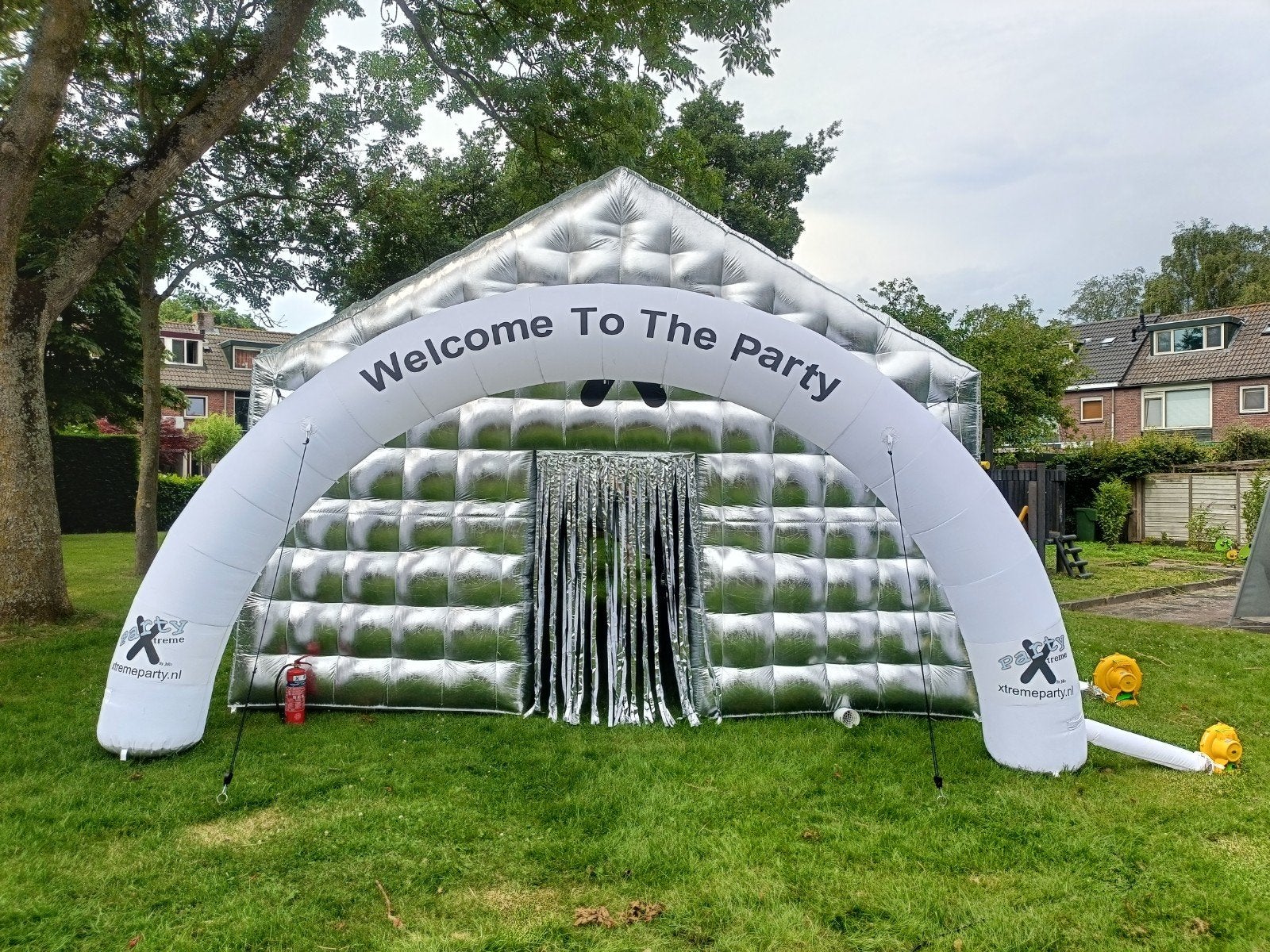 Opblaasbare partytenten te huur en feestbenodigheden, Tuin en Terras, Partytenten, Ophalen