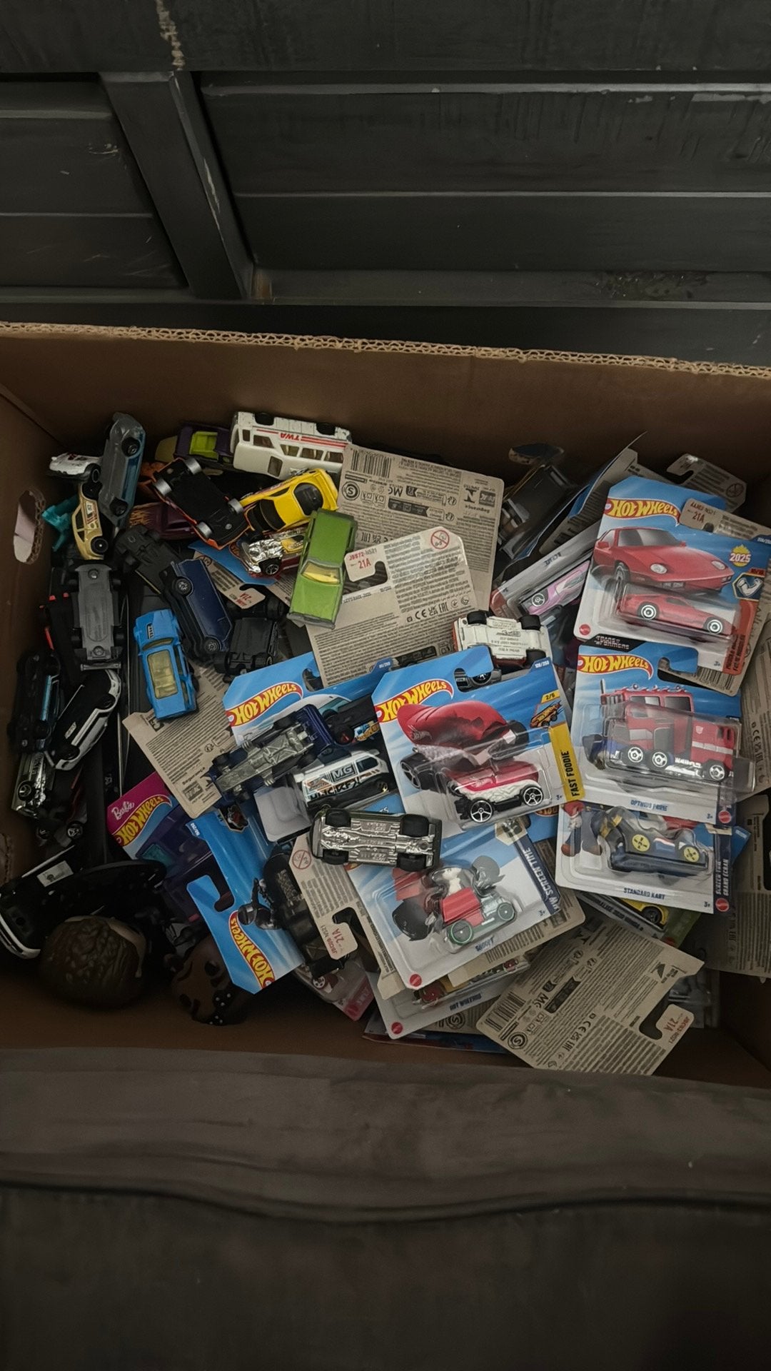 Voledige doos hotwheels, Enlèvement, Comme neuf