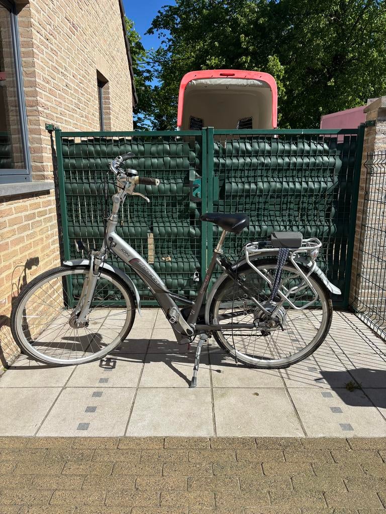 Lot 1 elektrische fiets, 1 mountainbike, 3 stadsfietsen, Fietsen en Brommers, Ophalen, Gebruikt