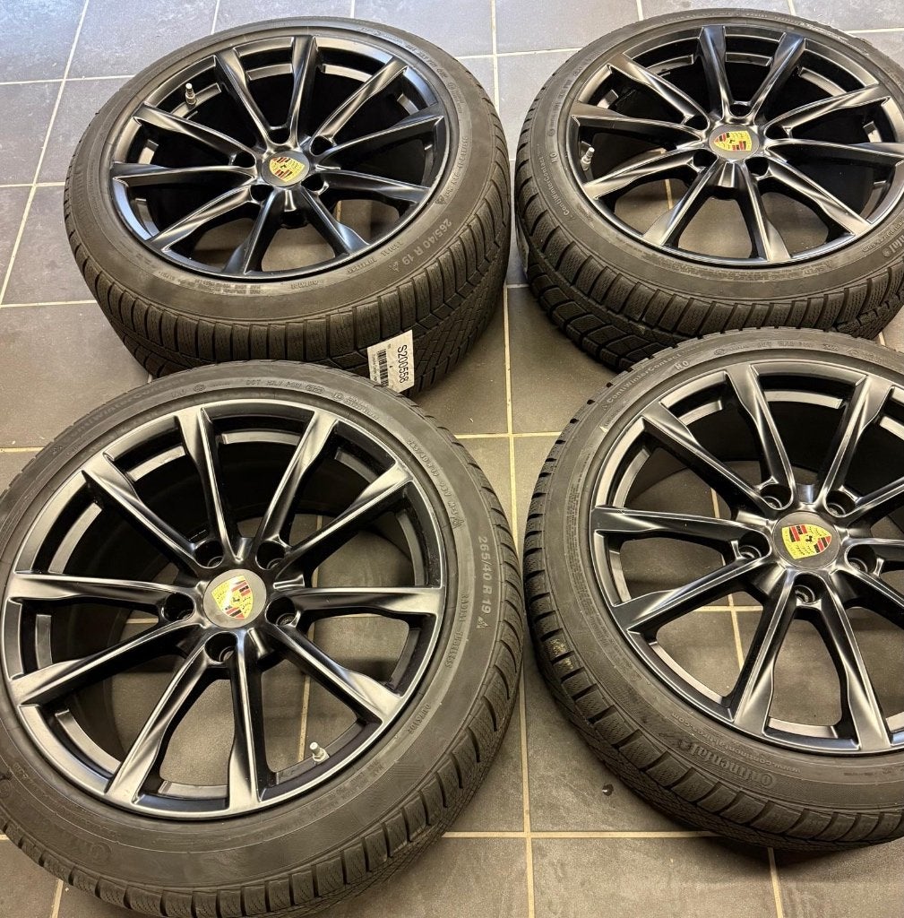 Jantes + pneus Porsche, Autos : Pièces & Accessoires, Neuf, 245 mm, 4 Saisons, Enlèvement ou Envoi