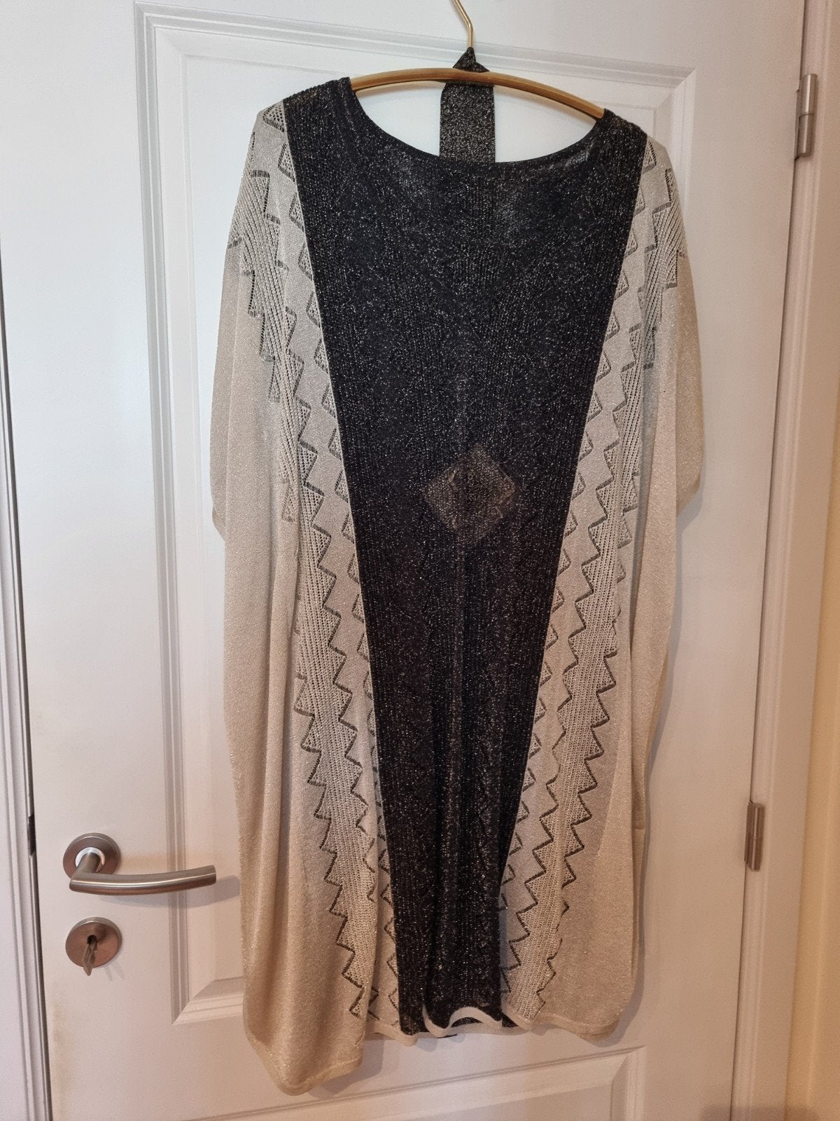3‑delige Boutique avond set – elegant kleed + omhang + gor, Kleding | Dames, Gelegenheidskleding, Boutique, Maat 42/44 (L), Cocktailjurk