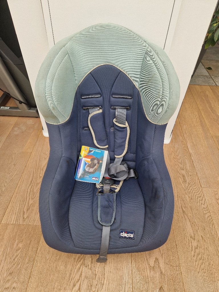Siège-auto pour bébé Chicco à donner (9-18 kg), Enfants & Bébés, Ceinture de sécurité, Utilisé, 9 à 18 kg, Enlèvement