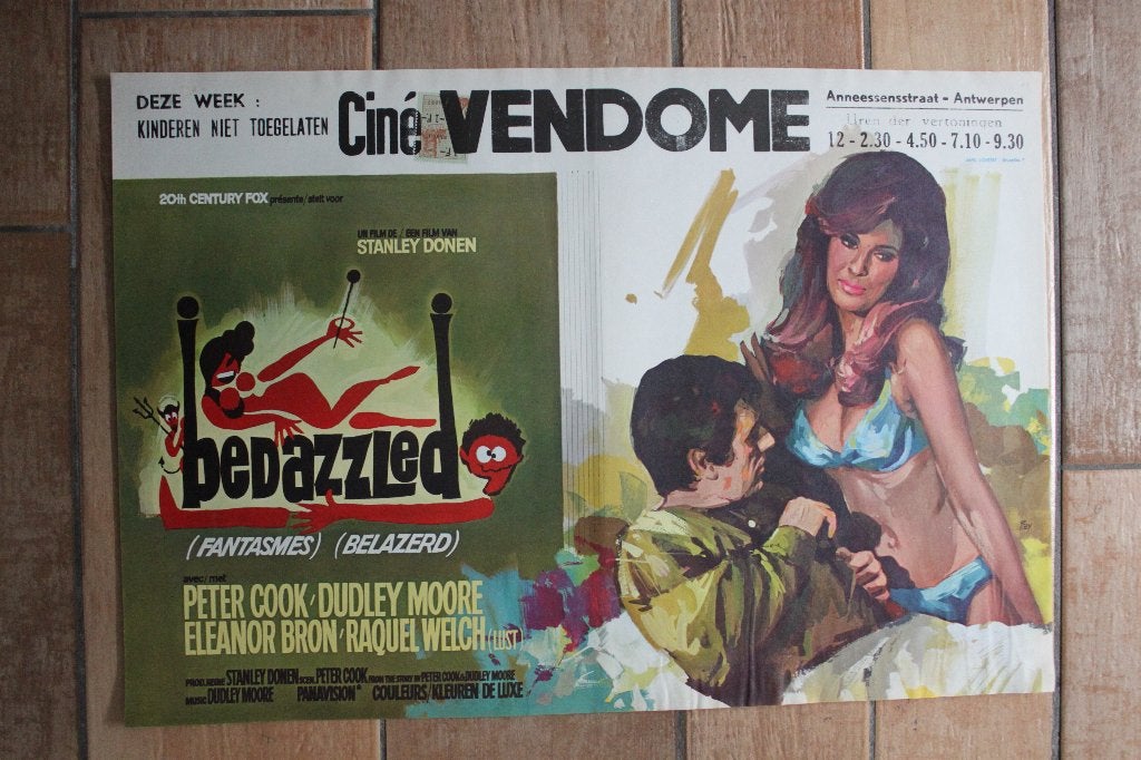 filmaffiche Raquel Welch Bedazzled 1967 filmposter, Rechthoekig Liggend, Ophalen of Verzenden, Zo goed als nieuw, A1 t/m A3