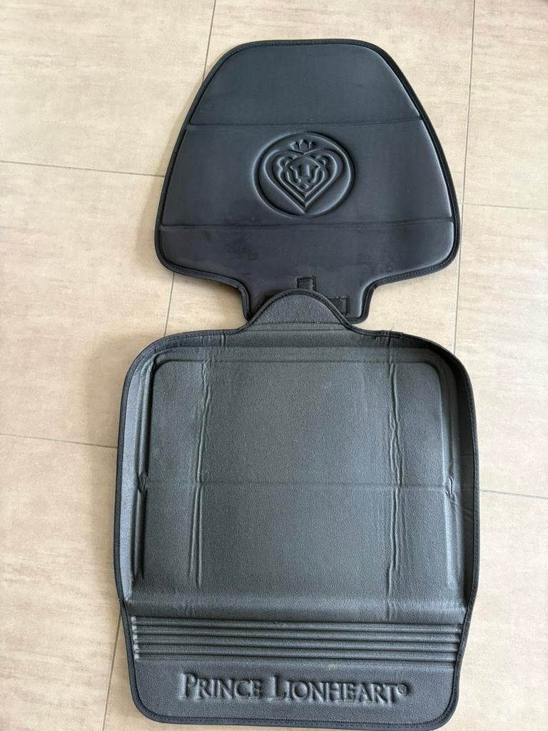 Auto Zetel beschermer Prince Lionheart, Ophalen