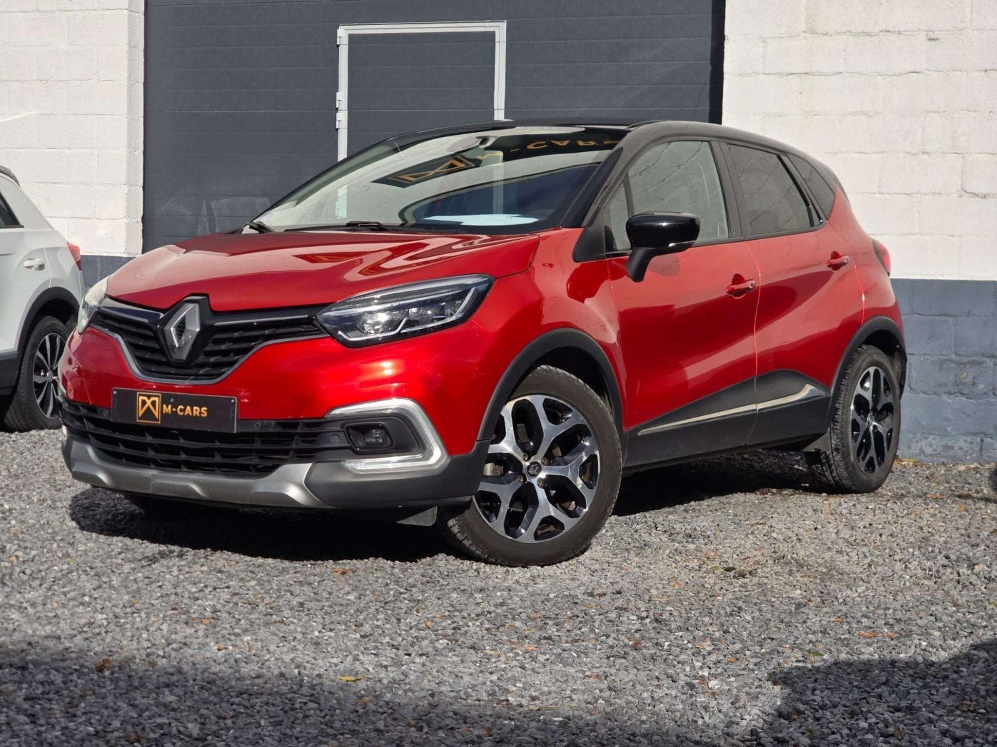 Renault Captur AUTOMATIQUE * CAMERA * CRUISE * (bj 2017), Auto's, Automaat, 4 cilinders, 5 zetels, 5 deurs
