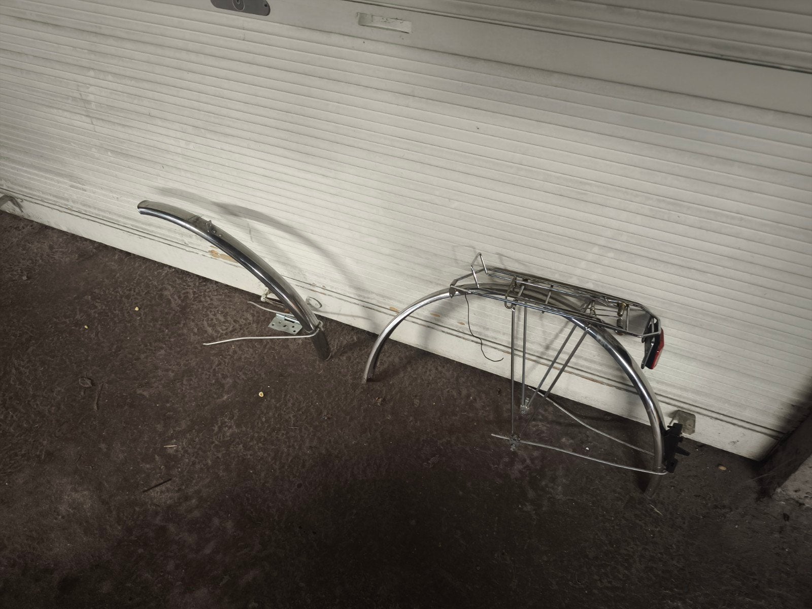 Lot 2 paires de garde-boue vélo 28" (700C) – plastique et mé, Vélos & Vélomoteurs, Enlèvement