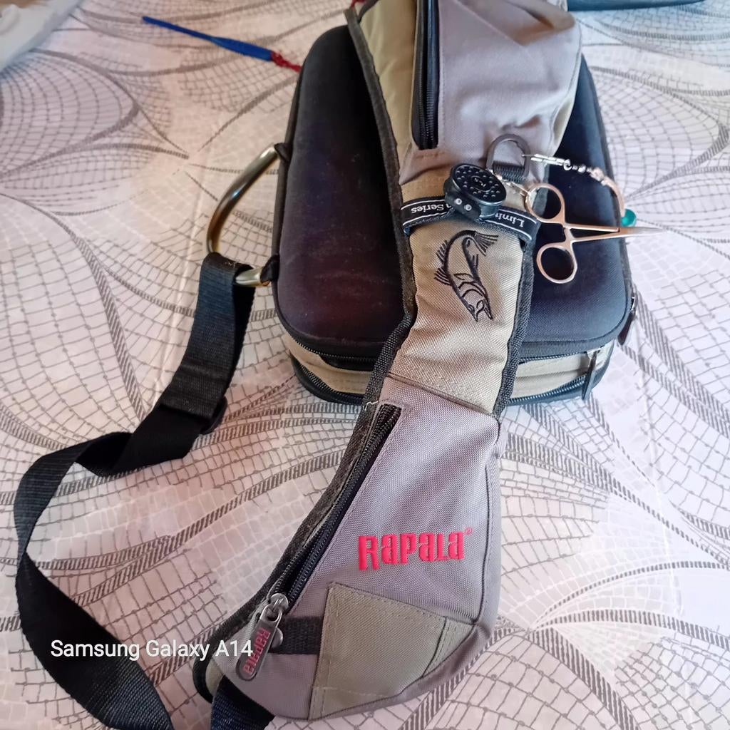 Rapala schoudertas uit de gelimiteerde serie, Watersport en Boten, Hengelsport | Roofvissen, Ophalen of Verzenden, Zo goed als nieuw