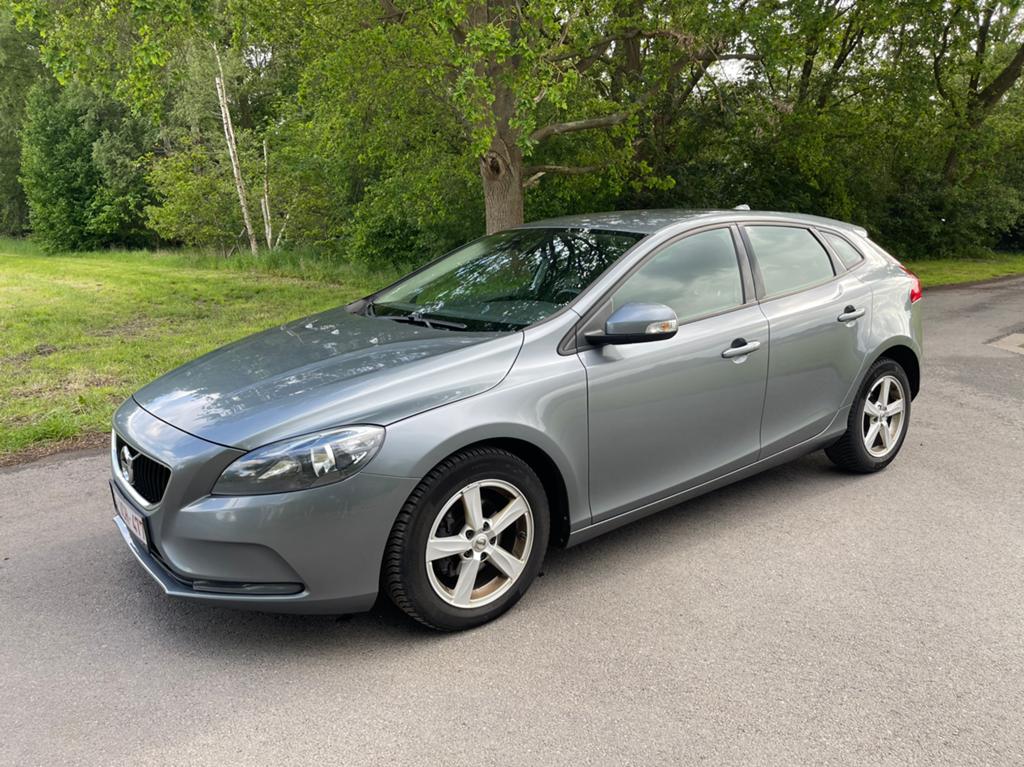Volvo/V40/2018/D2/Euro 6B/Climatisation/Diesel, Autos, Volvo, Euro 6, Noir, 5 portes, Diesel
