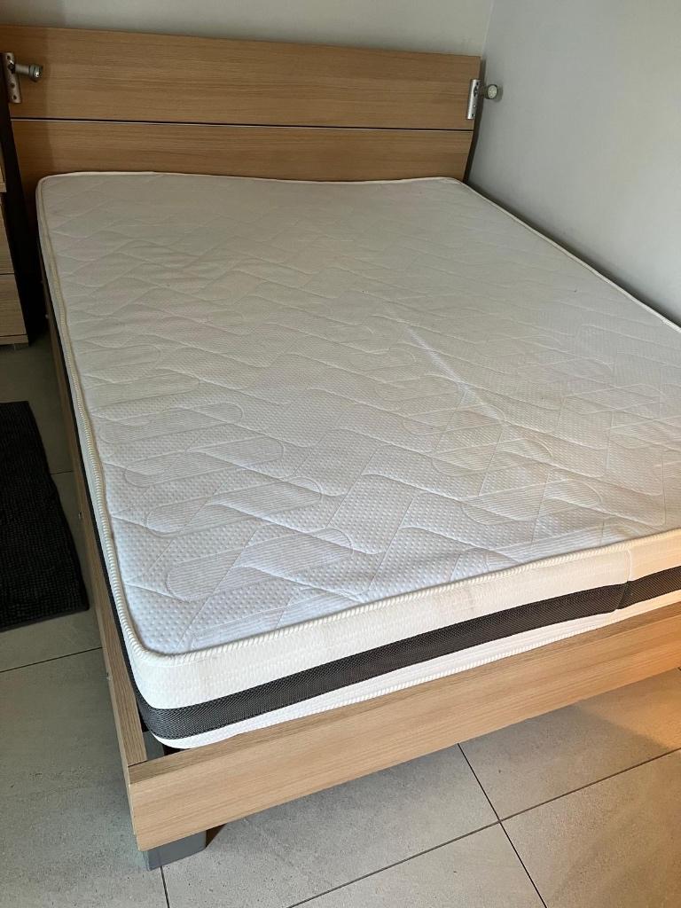 Bed met matras, Maison & Meubles, Chambre à coucher | Lits, Brun, Enlèvement, Utilisé, 180 cm