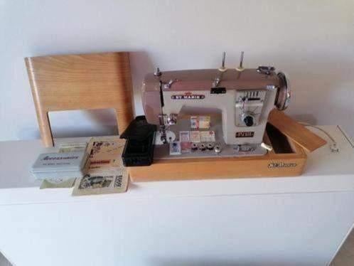 Machine à  coudre st Marie avec accessoires, Hobby & Loisirs créatifs, Machines à coudre & Accessoires, Enlèvement, Utilisé, Machine à coudre