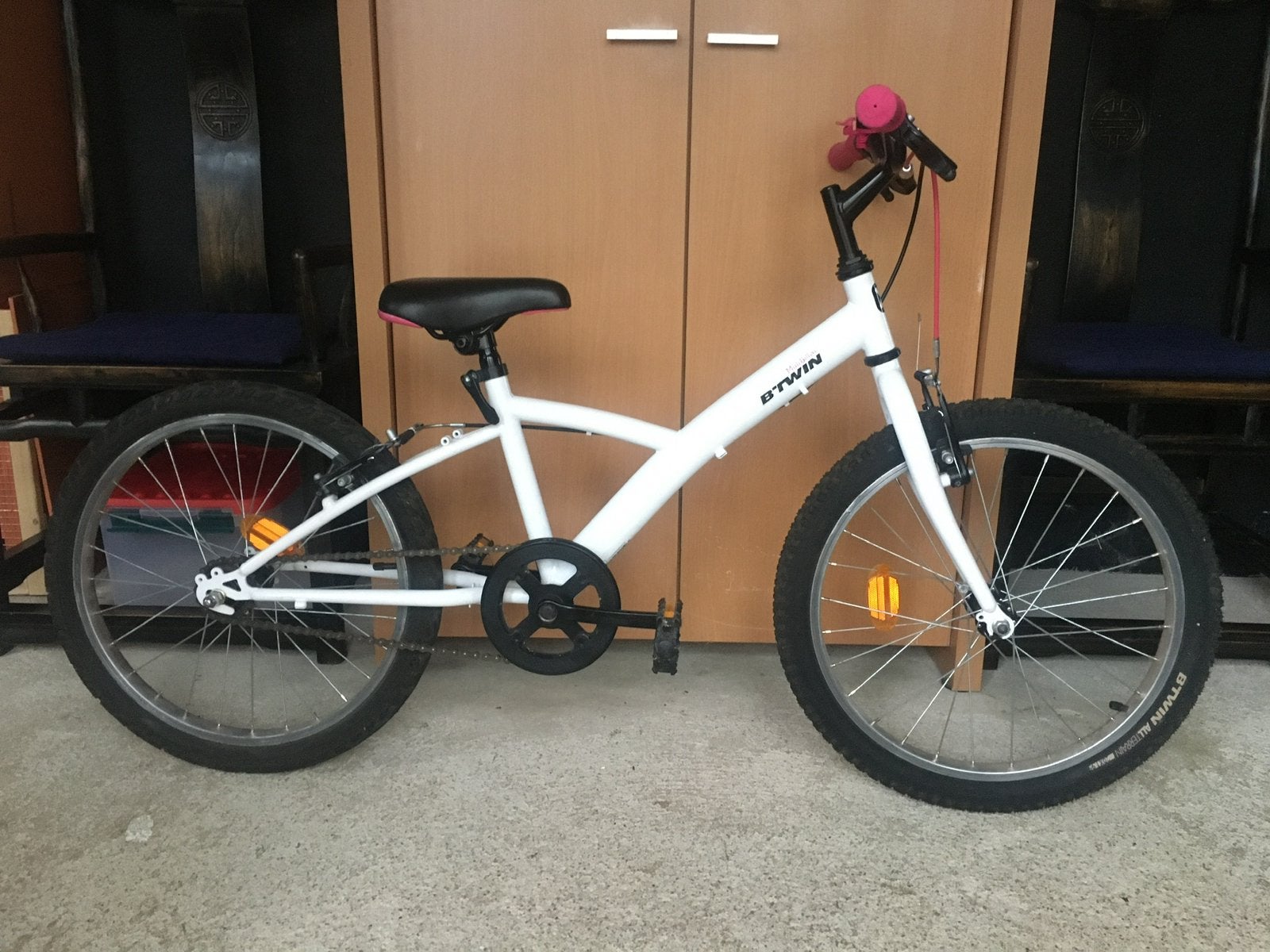Vélo enfant B’Twin blanc 20 pouces, Vélos & Vélomoteurs, Vélos | Filles, Frein sur jante, Enlèvement ou Envoi, 20 pouces, Utilisé