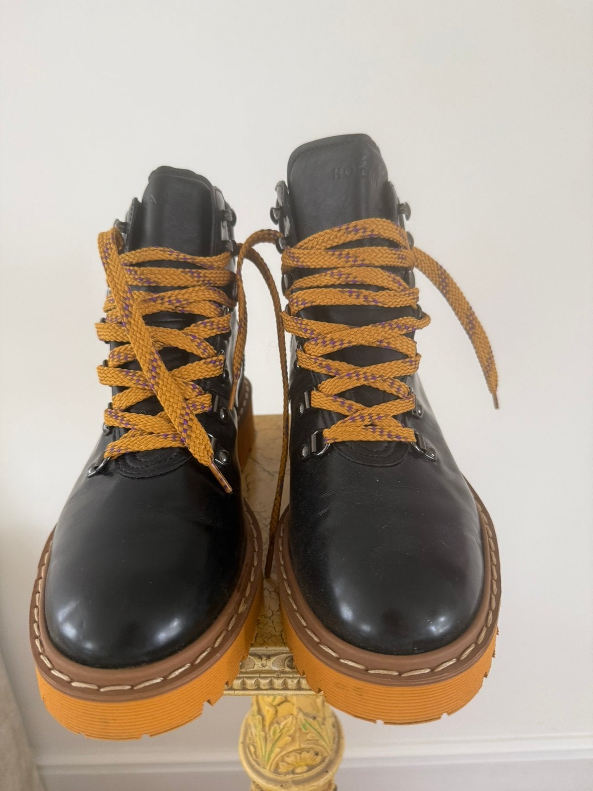 Hogan bottines enkellaarsjes zwart met gele zool mt 39,5, Kleding | Heren, Schoenen, Ophalen, Zo goed als nieuw, Zwart