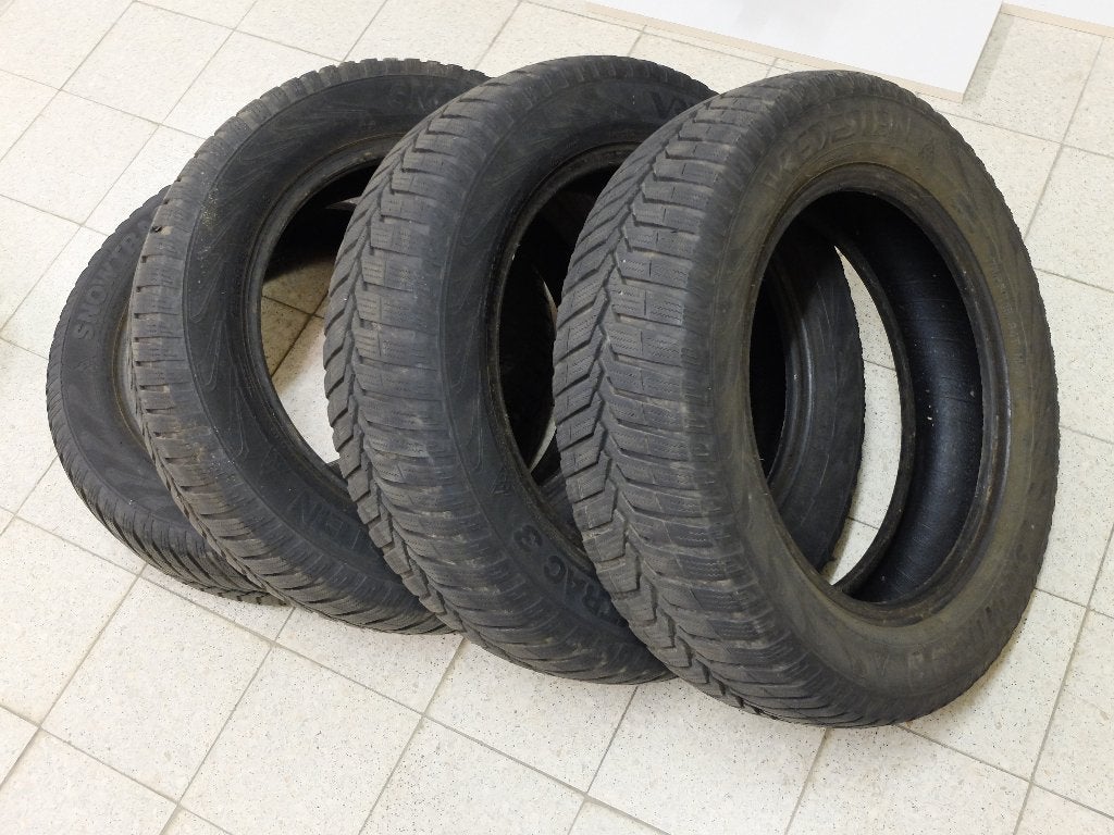 4 pneus hiver Vredestein Snowtrac 3, Autos : Pièces & Accessoires, 15 pouces, Pneus hiver, 175 mm, Véhicule de tourisme