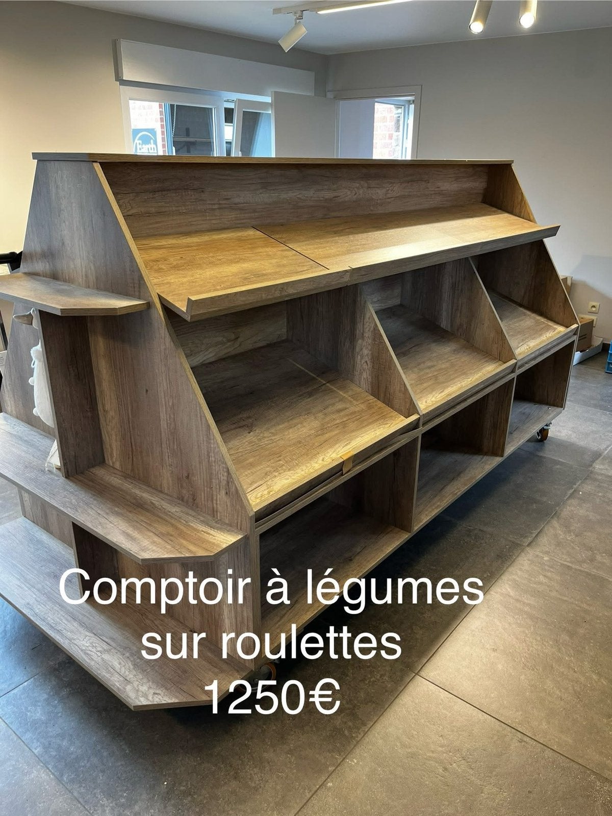 Comptoir a legumes sur roulettes, Enlèvement, Utilisé