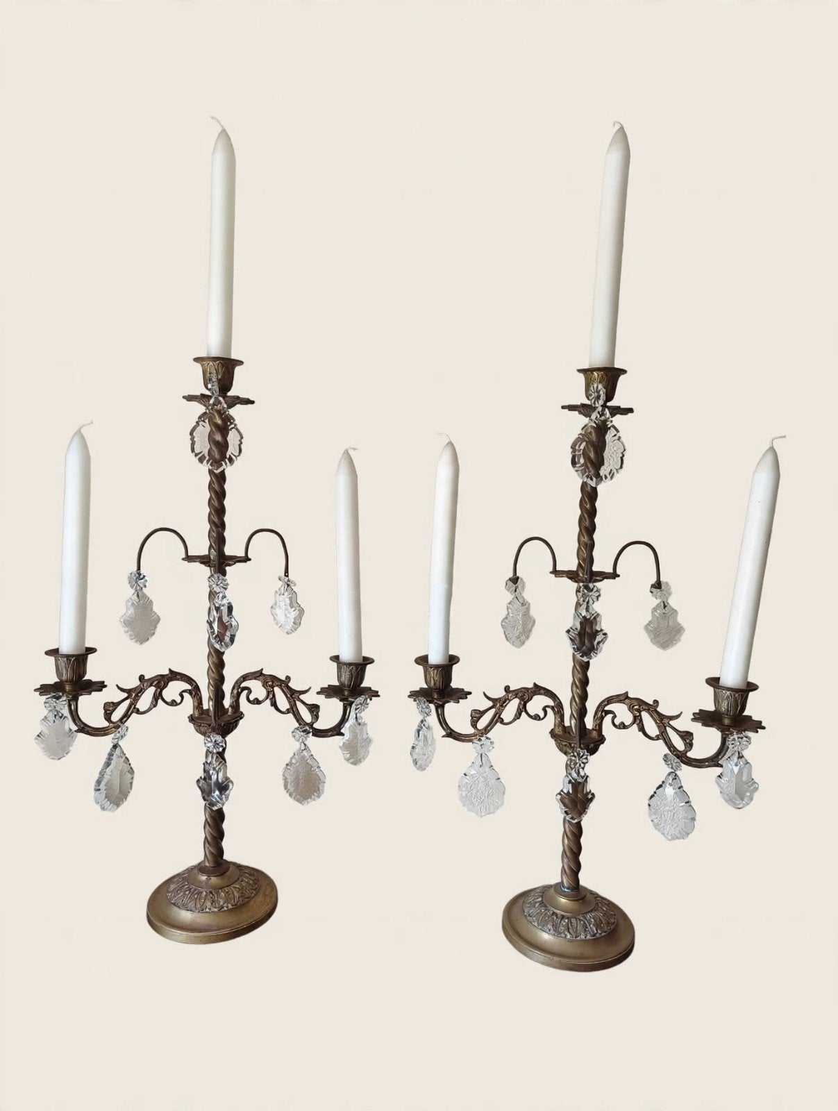 2 Girandole kandelaars brons en kristal geslepen 1920., Antiek en Kunst, Antiek | Kandelaars, Ophalen of Verzenden, Koper of Brons