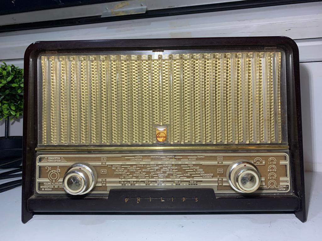 Philips B2X60U buizenradio jaren ’50 - voor reparatie, Verzenden