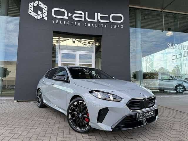 BMW 135 iM  X-Drive Pro  / Pano Dak / Wide Screen / HUD /, Autos, Achat, 219 kW, Entreprise, Autres carburants