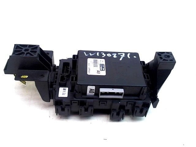 BOITIER FUSIBLES Nissan Pixo (D31S) (|3677068K0|), Autos : Pièces & Accessoires, Utilisé, Nissan