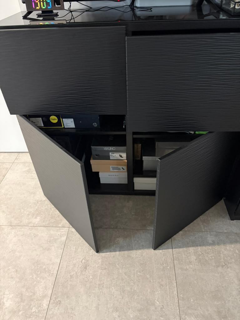 Zwarte kast, Ophalen, Zo goed als nieuw, Glas