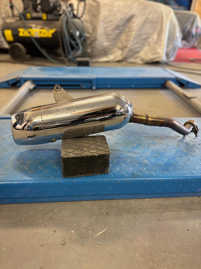 Echappement vespa, Enlèvement