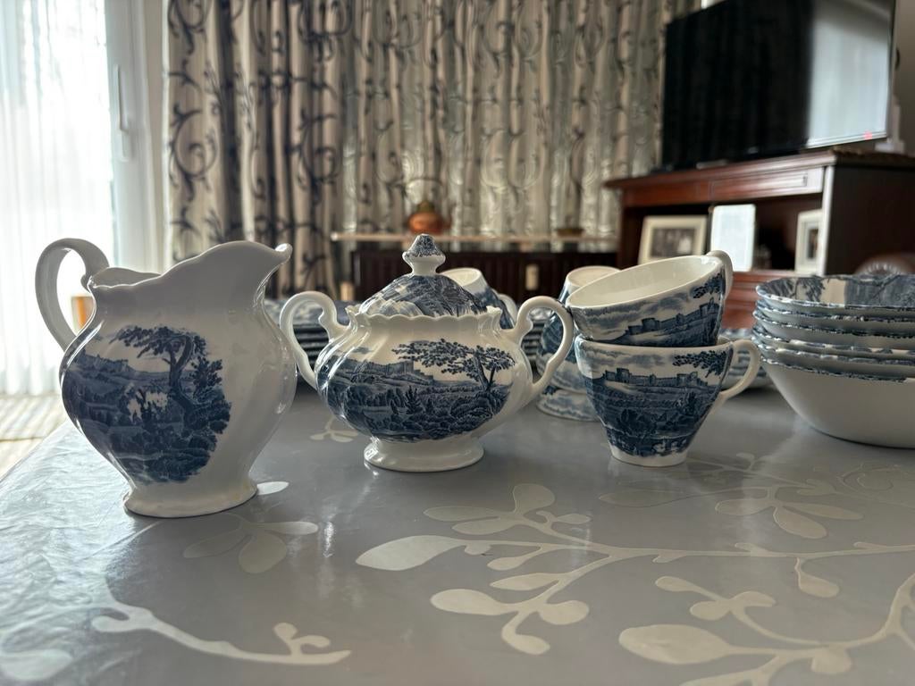 Servies jhonson brothers, Antiek en Kunst, Ophalen